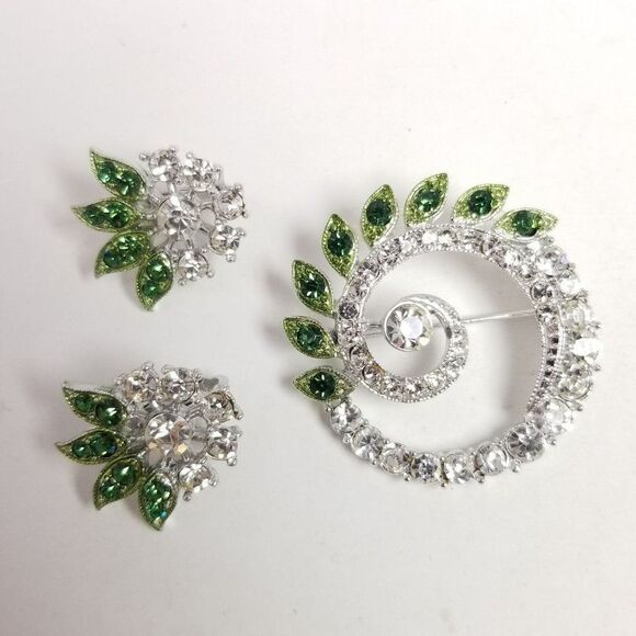Vintage Brooch and Clip On Earring Set, Green and Silver Tone Rhinestone, 60s - Picture 1 of 8